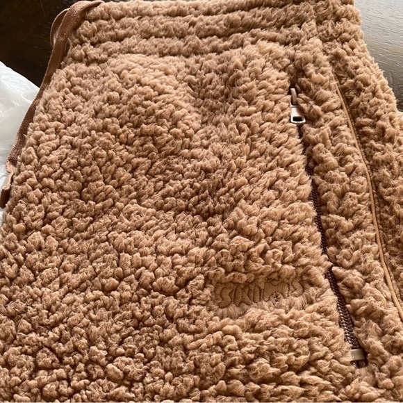 NWT SKIMS Teddy Pants Sherpa Jogger Tigers Eye Small - Picture 5 of 14